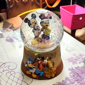 Disney Mickey & Minnie Musical Snow Globe